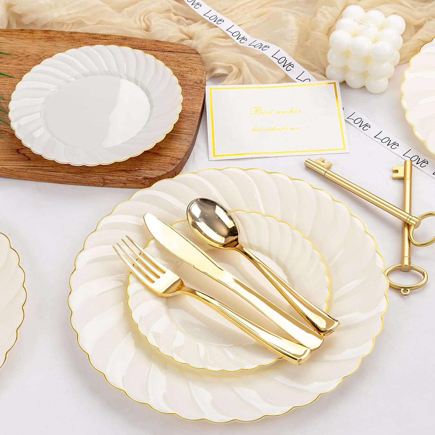 YOUBET 125PCS Scalloped Plastic Plates Set