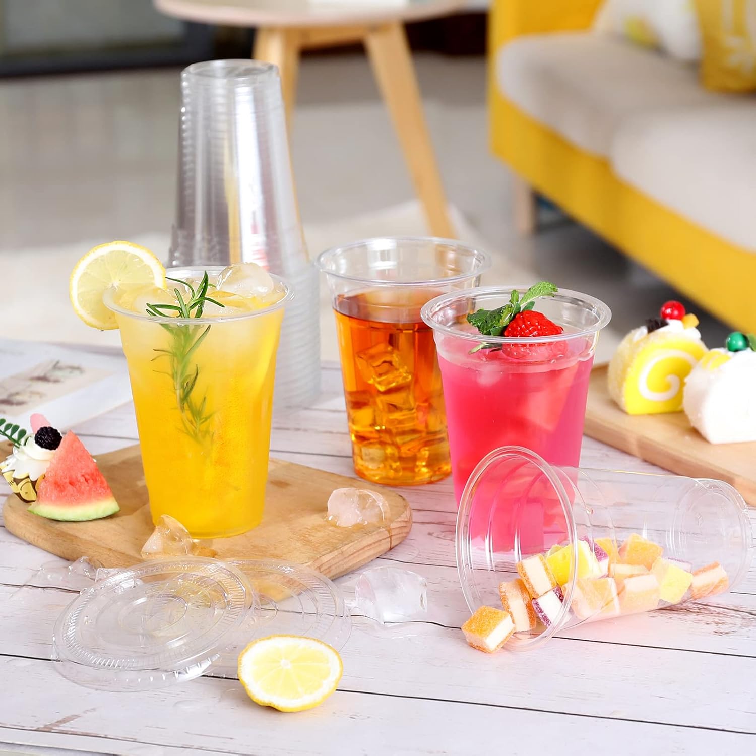 TashiBox 16 oz Plastic Cups with Flat Lids 100 Sets