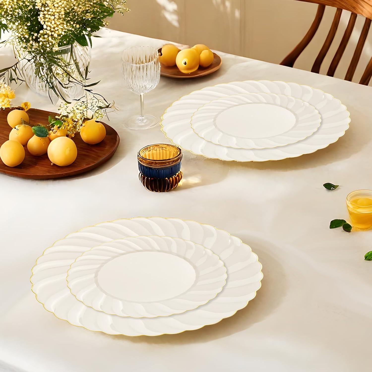 YOUBET 125PCS Scalloped Plastic Plates Set
