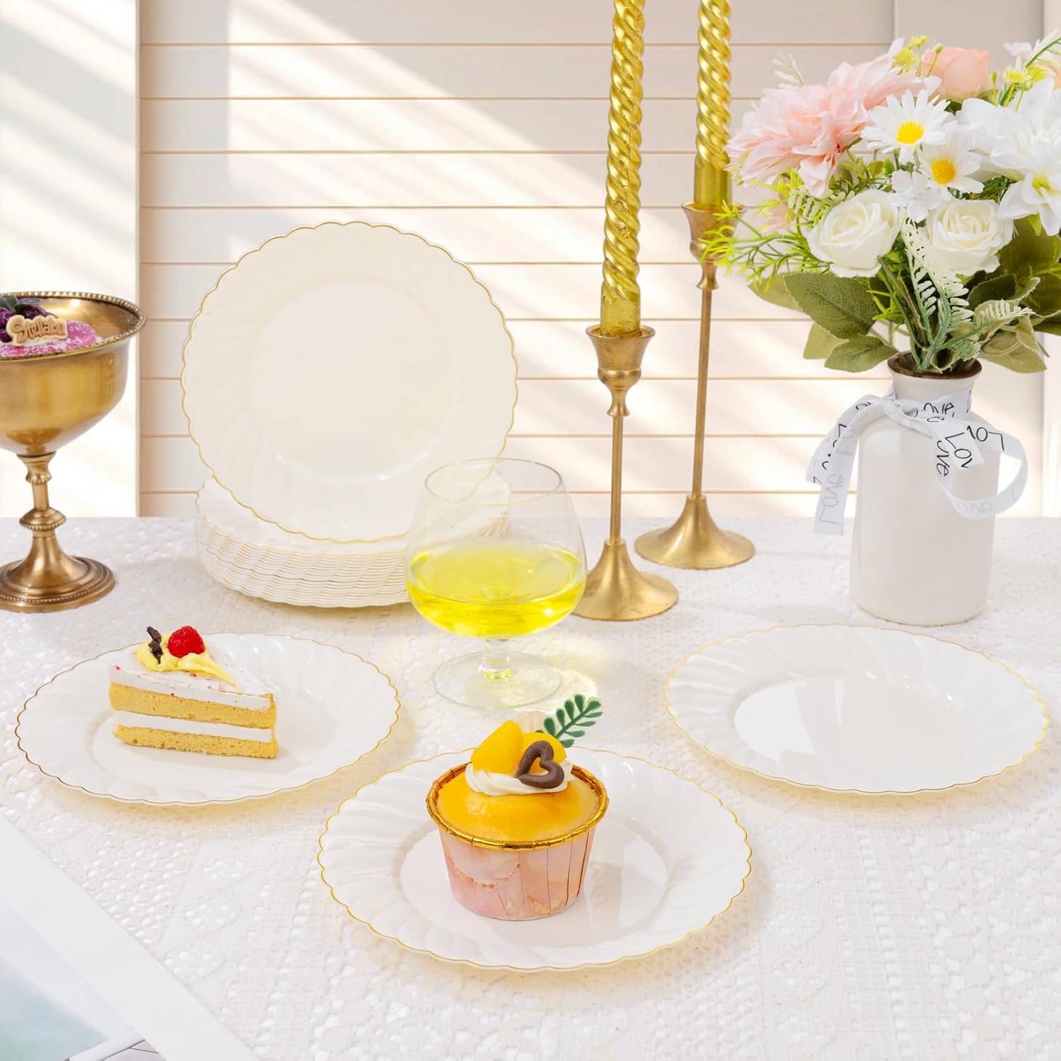 YOUBET 125PCS Scalloped Plastic Plates Set