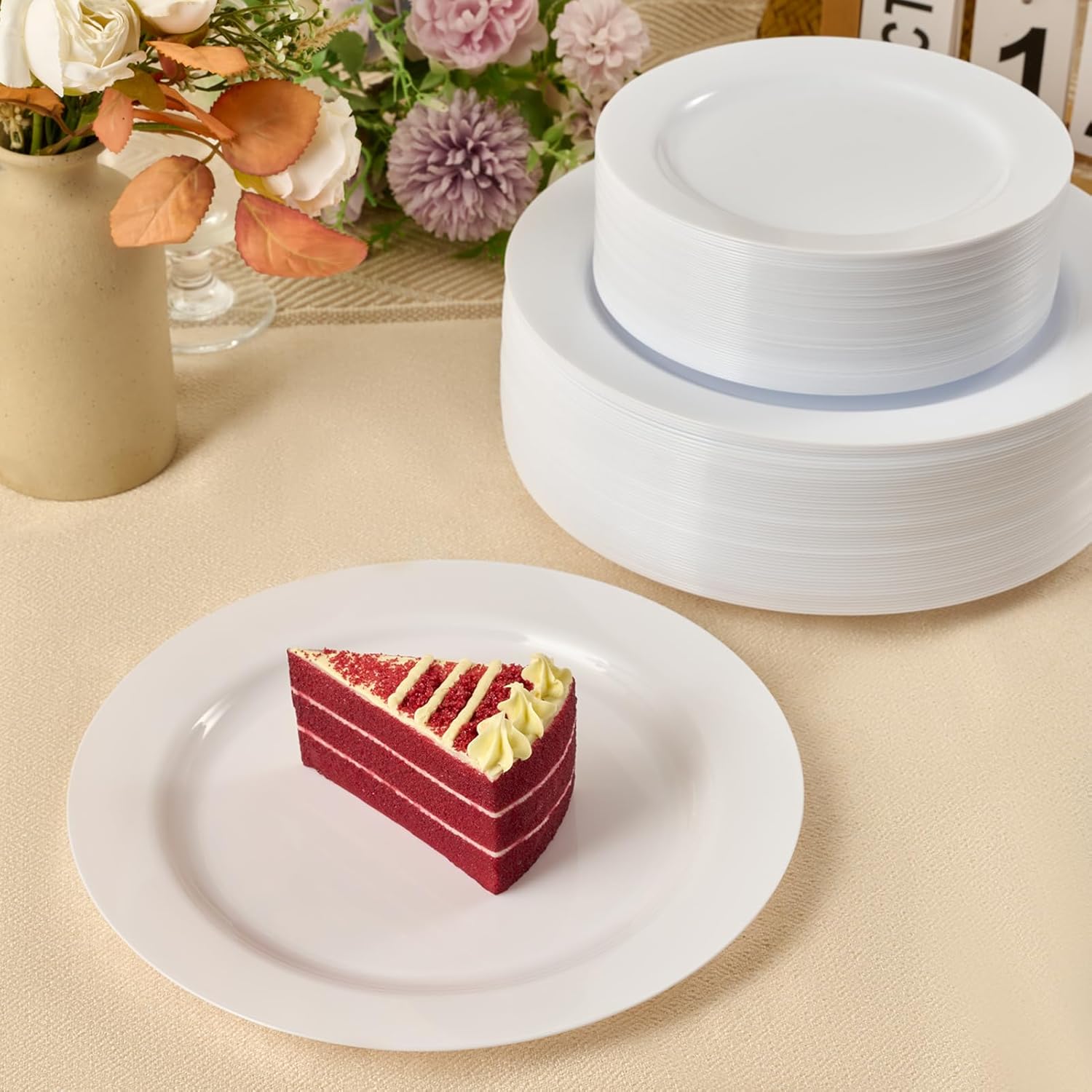 FOCUSLINE 100 Count Heavy Duty White Plastic Plates 10 Inch