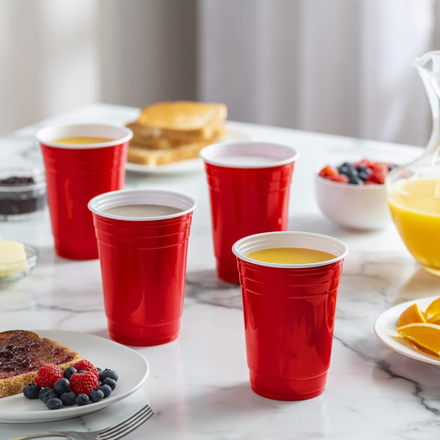Gusto 18 oz Red Plastic Cups 100 Count for Parties