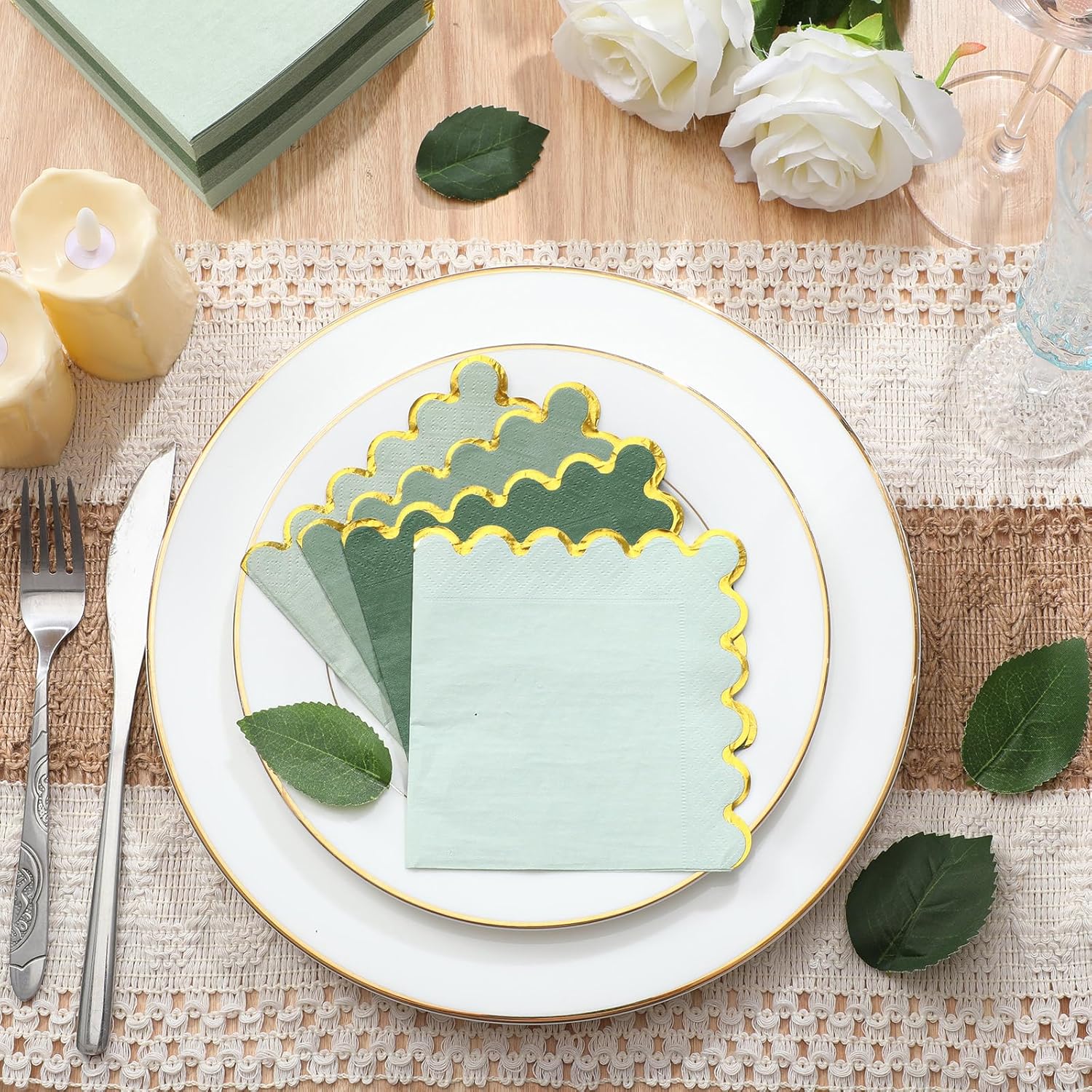 100 Pack Scalloped Gold Foil Cocktail Napkins Green