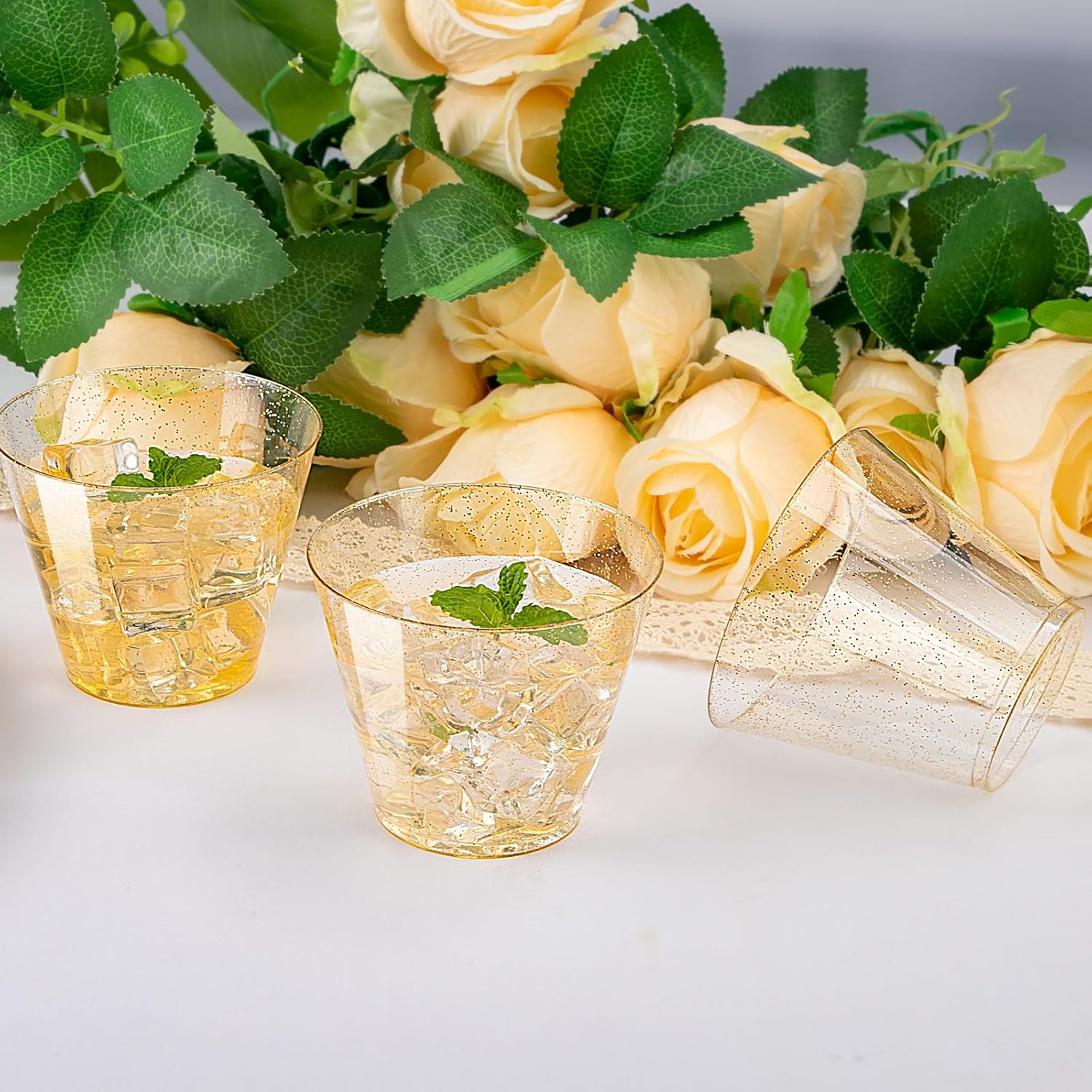 200pcs Gold Plastic Cups 9 Oz
