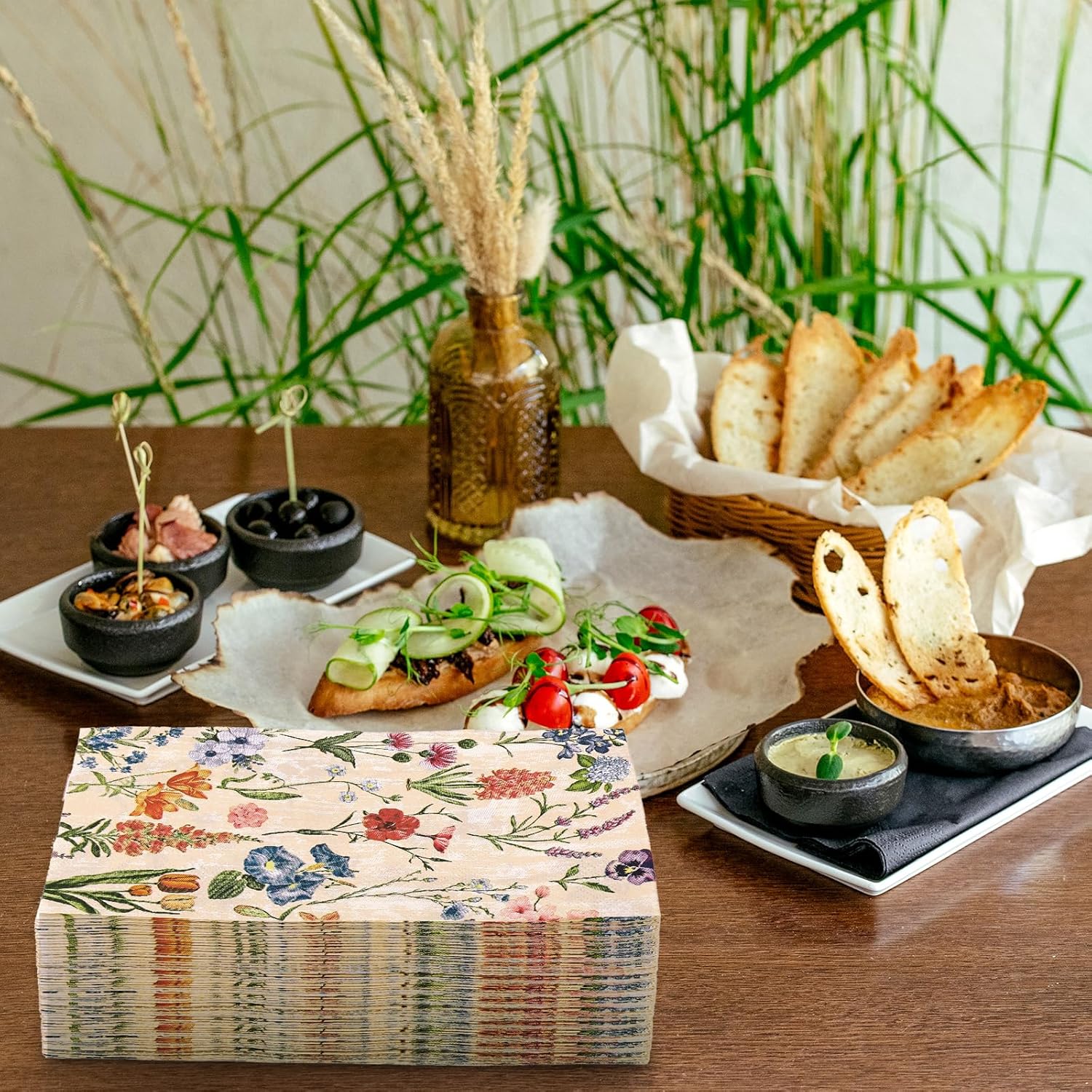 50 Pcs Retro Floral Guest Napkins for Spring Wedding Party