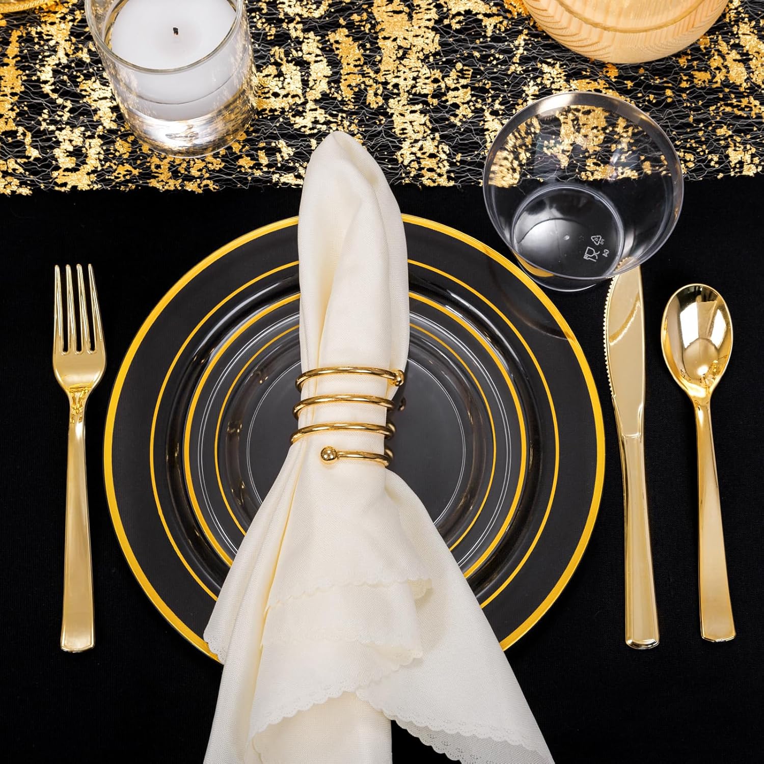 WELLIFE 600 Piece Gold Trim Plastic Dinnerware Set for Party