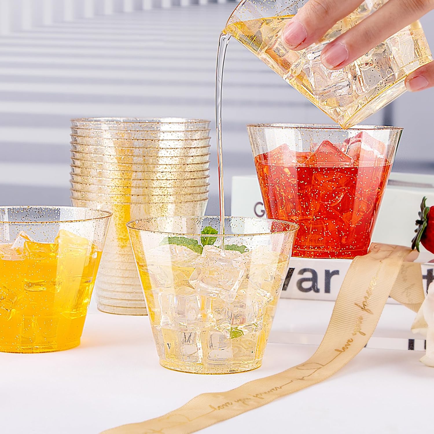 200pcs Gold Plastic Cups 9 Oz