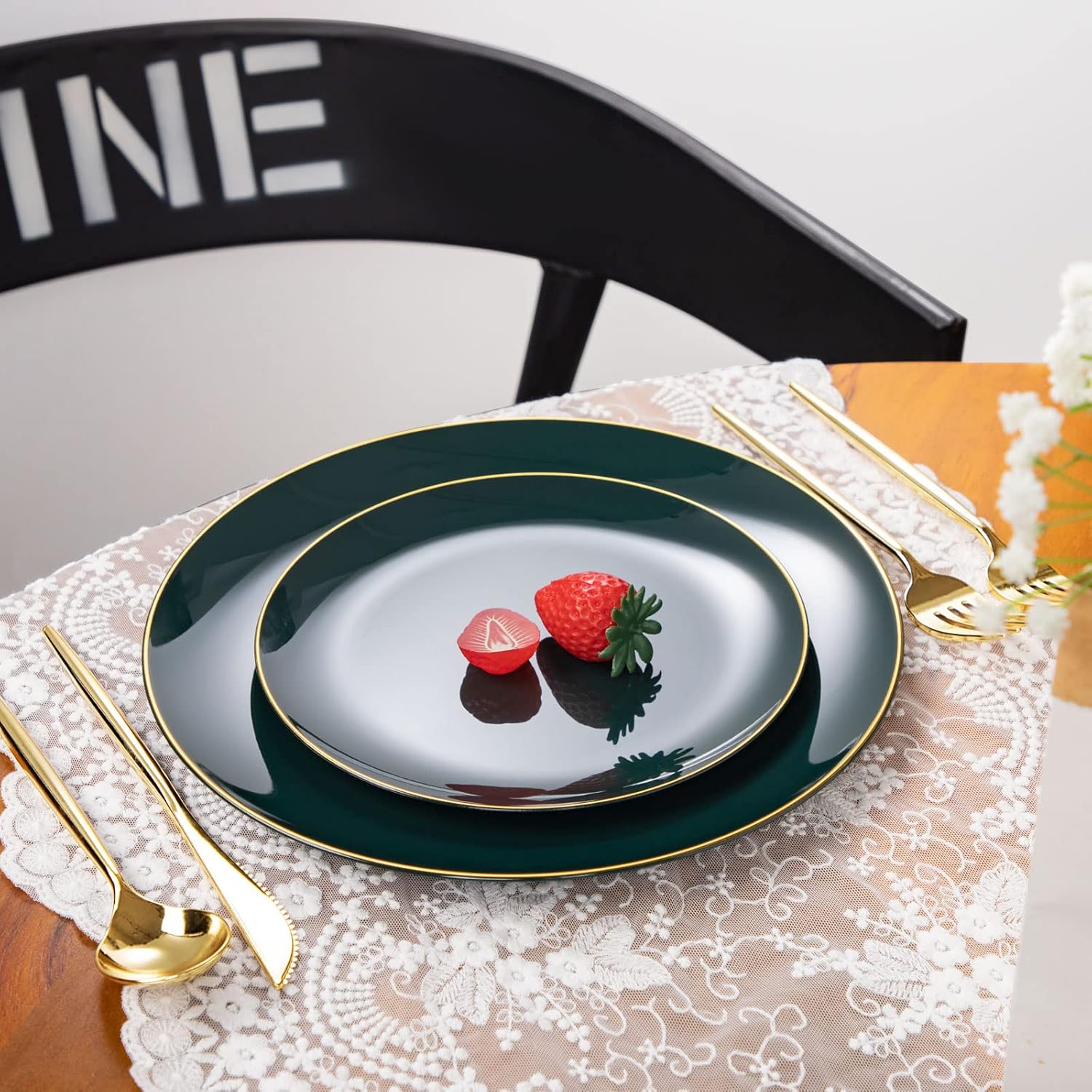 I00000 150Pcs Green Plastic Plates with Gold Rim Set