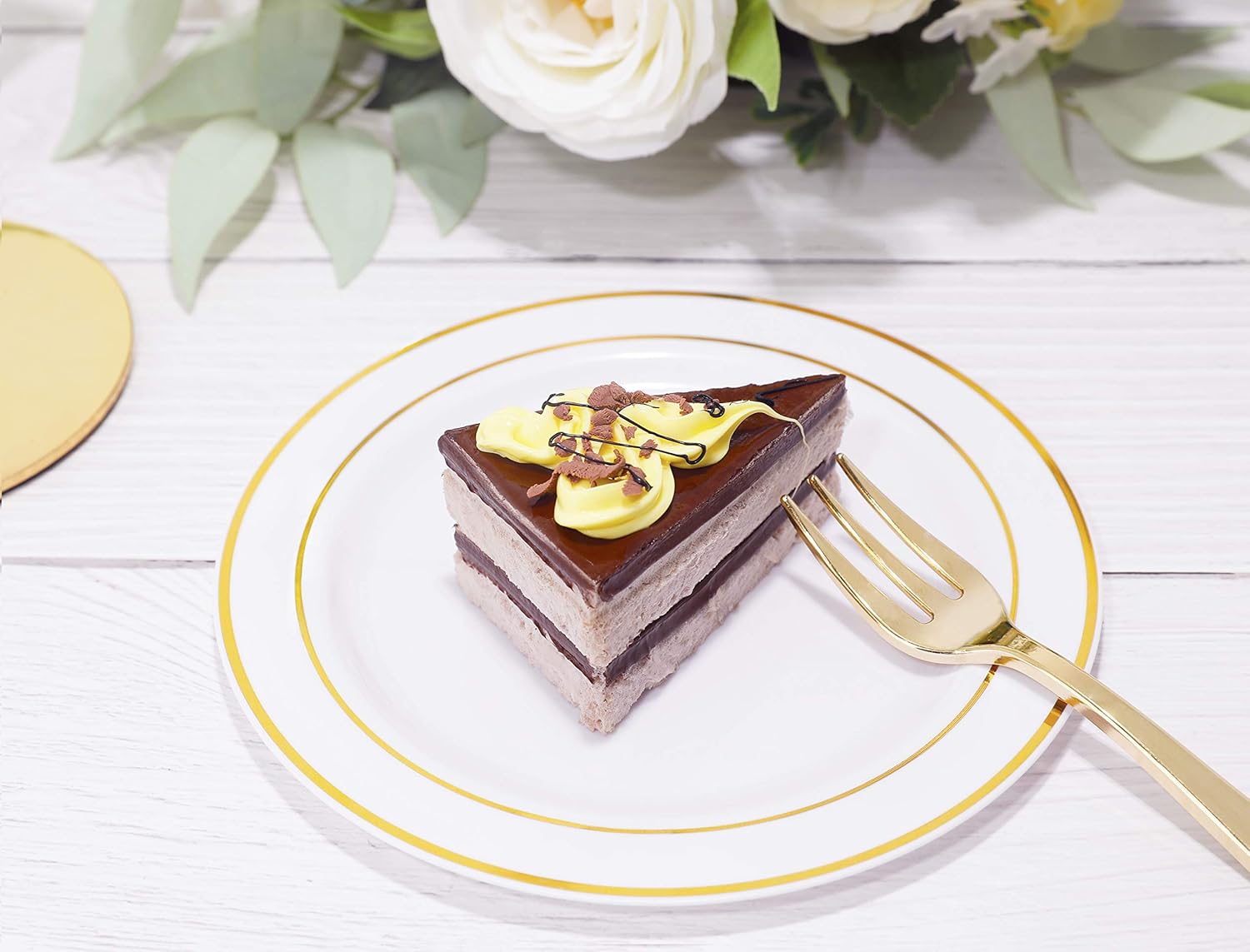 bUCLA 100PCS Gold Rim Plastic Plates - 625 Inch Wedding Party Use