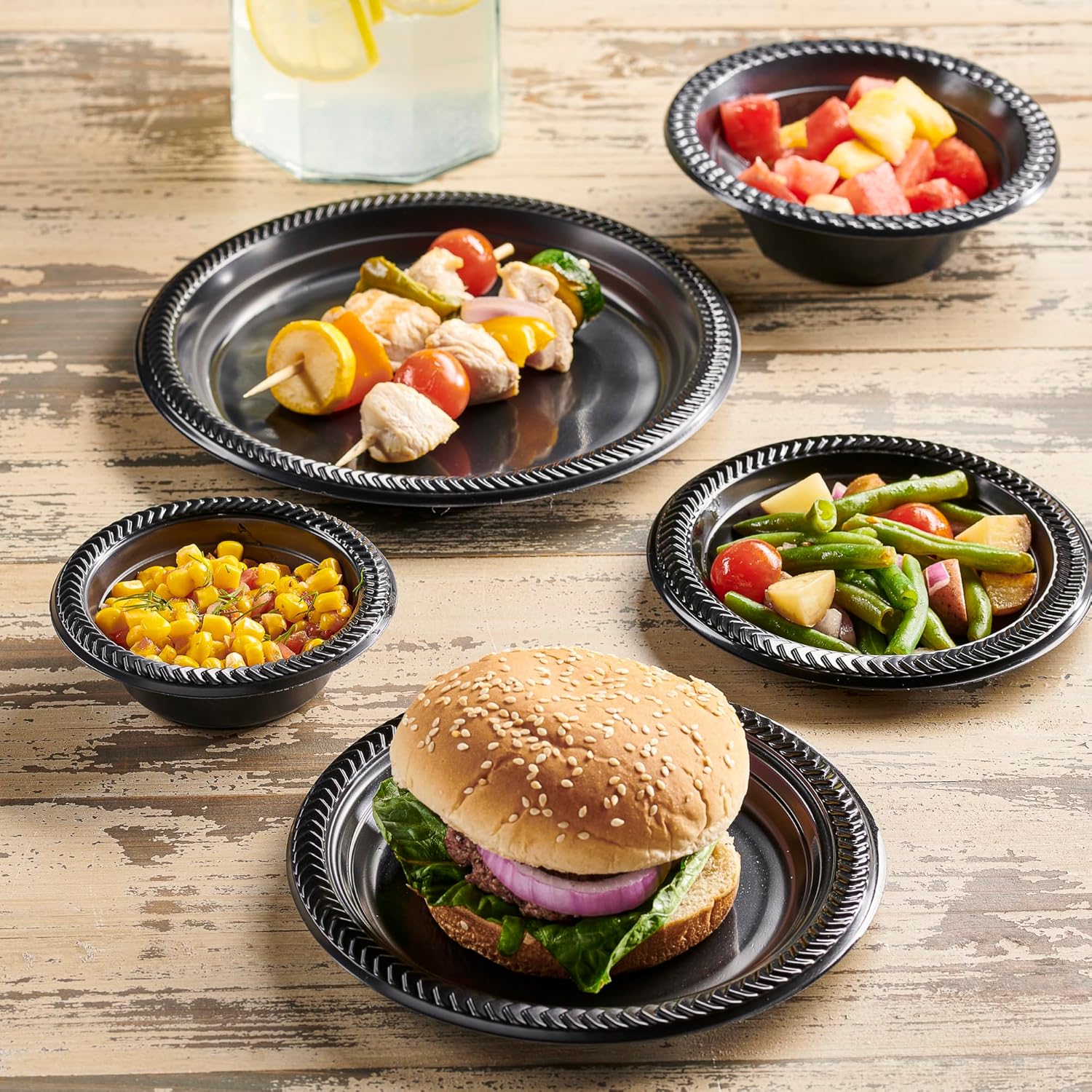 PLASTICPRO 100 Pcs Black Plastic Plates 9 Inch Disposable
