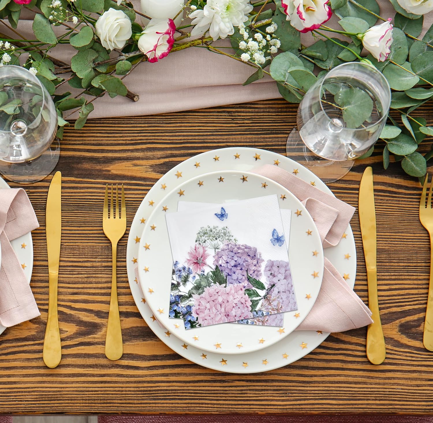 Gift Boutique 150 Hydrangea Flower Napkins
